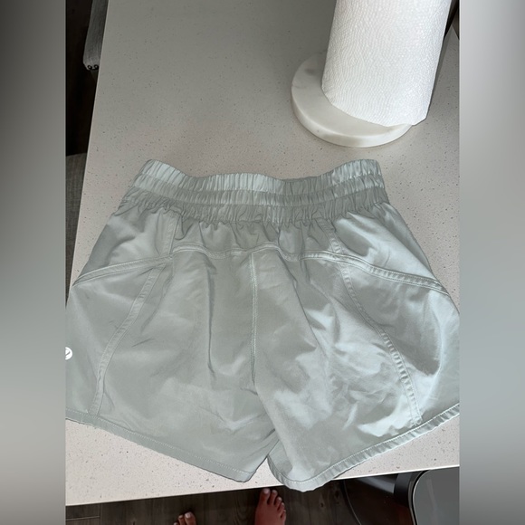 Lululemon size 6, low rise shorts. Mint green / light green excellent condition - Picture 7 of 13